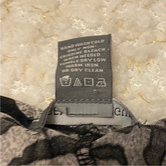 🔥Isabella Rodriguez🔥women’s blouse EUC - Picture 9 of 10